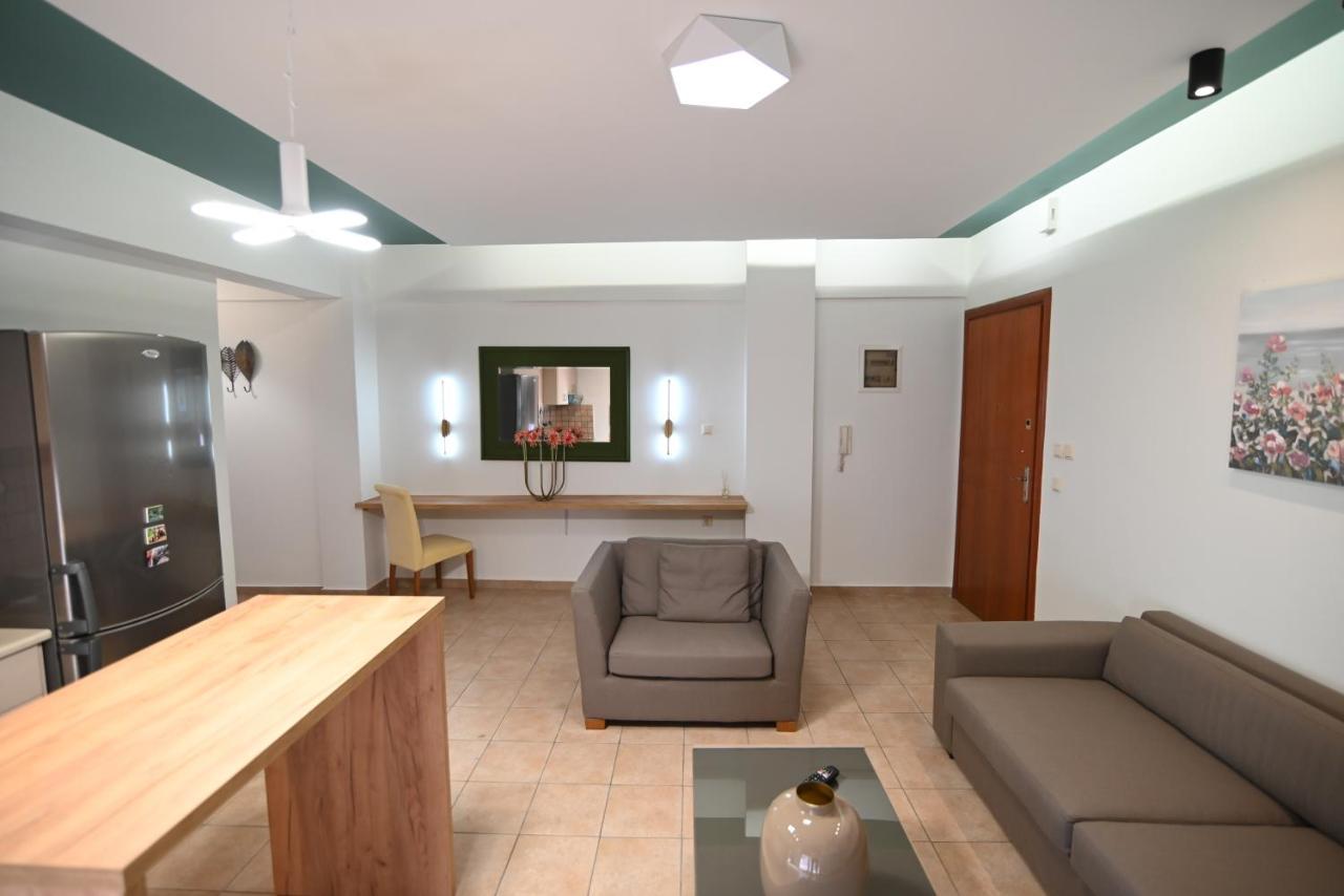 The Whole Packet A4 Center With Parking Apartment Larissa Exterior foto