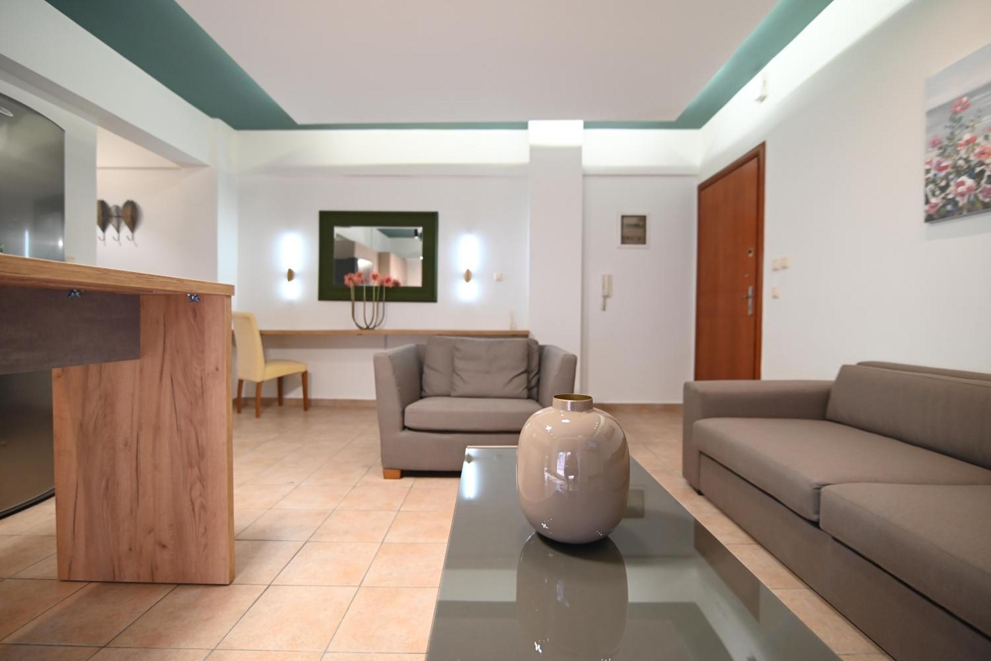 The Whole Packet A4 Center With Parking Apartment Larissa Exterior foto